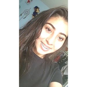 Meet your Posher, Vanessa